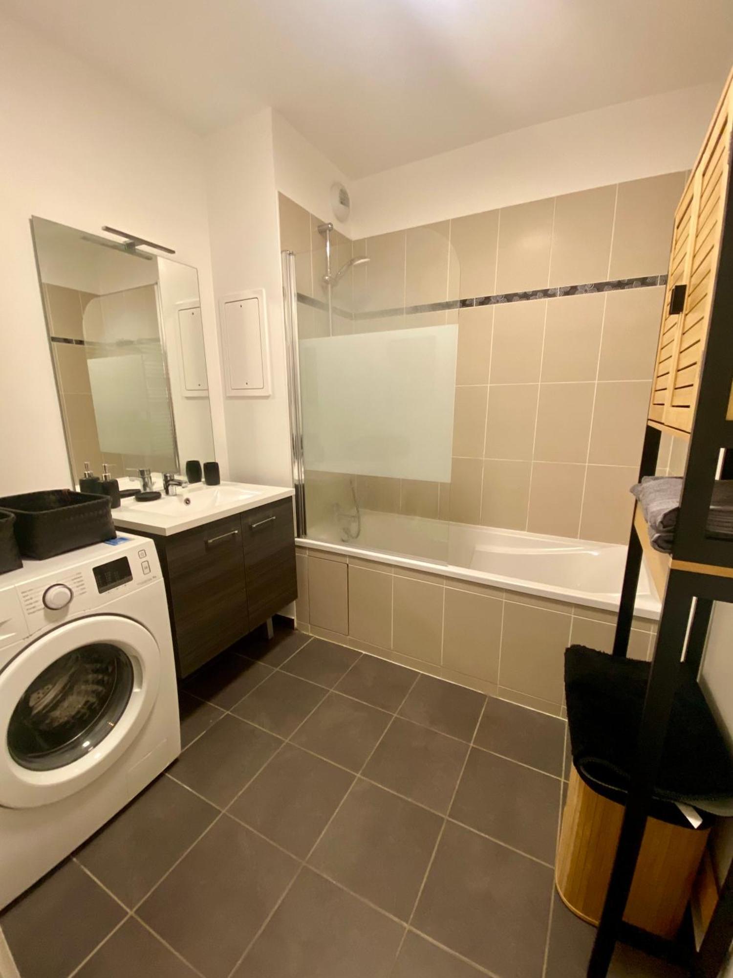 Loft Industriel A Cote De La Defense Apartman Nanterre Kültér fotó
